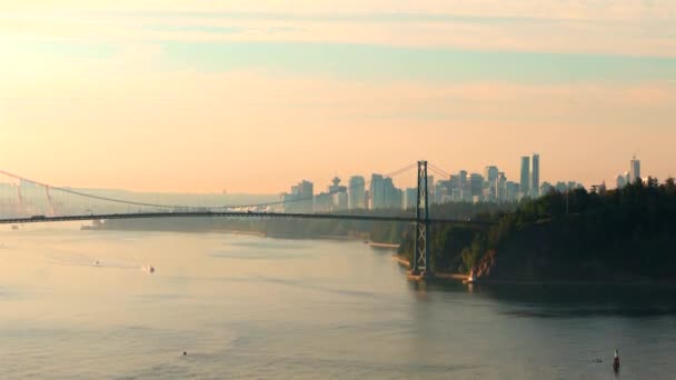 Şafakta Lions Gate Köprüsü Stanley Parkı Nın Havadan Görüntüsü Arka — Stok video