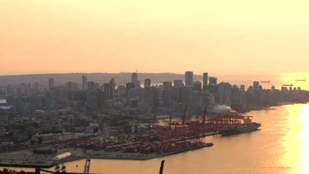 Vista Aérea Porto Vancouver Centro Cidade Está Fundo Pôr Sol — Vídeo de Stock