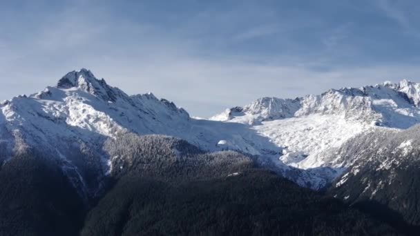 Vista Aérea Montañas Nevadas Con Glaciares Cerca Squamish British Columbia — Vídeo de stock