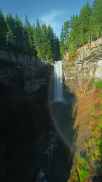 Pemandangan Udara Brandywine Falls Yang Tidak Biasa Difilmkan Drone Fpv — Stok Video