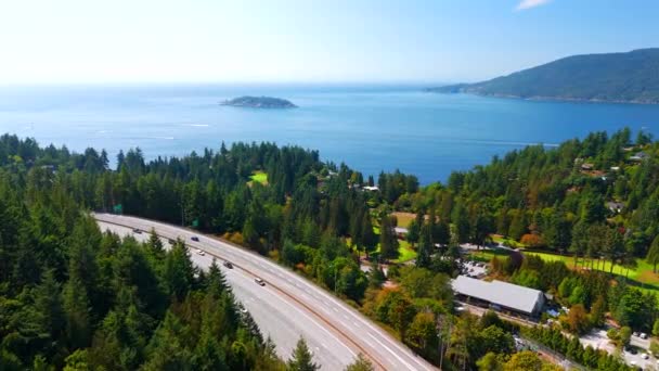 海空相望高速公路 马蹄湾 豪海峡和峡湾 位于加拿大不列颠哥伦比亚省温哥华和斯卡拉米什之间 — 图库视频影像