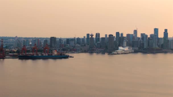 Gün Batımında Vancouver Limanı Şehir Merkezinin Havadan Görüntüsü British Columbia — Stok video