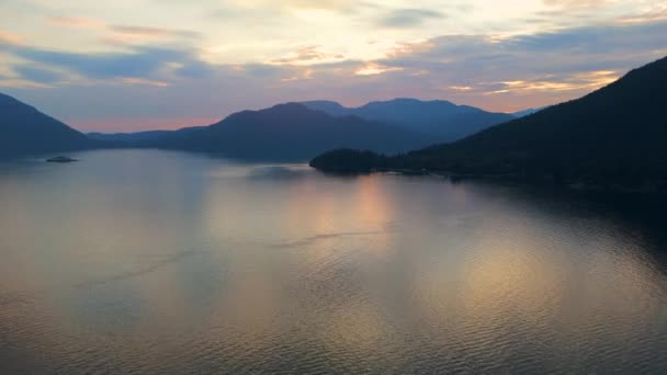 Letecký Pohled Mořskou Krajinu Severně Vancouveru Večerních Hodinách Modrá Zatažená — Stock video