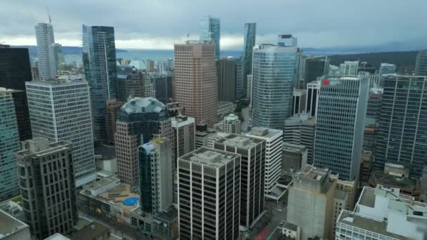 カナダ ブリティッシュコロンビア州バンクーバーのダウンタウンにある高層ビルの空中視界 — ストック動画