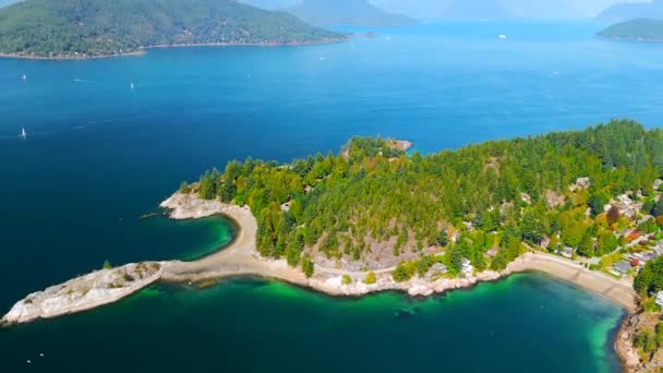 温哥华西部马蹄湾的空中景观 秀丽的山景 岛屿和房屋 加拿大不列颠哥伦比亚省 — 图库视频影像