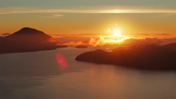 Letecký Pohled Mořskou Krajinu Severně Vancouveru Při Krásném Západu Slunce — Stock video