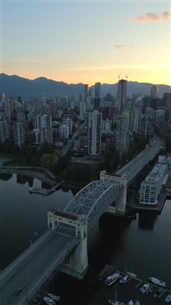 Letecký Pohled Mrakodrapy Centru Vancouveru Granvillský Most False Creek Přístav — Stock video