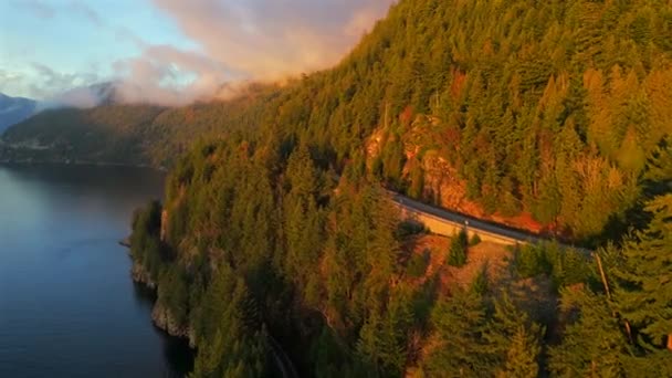 Aerial View Sea Sky Highway Howe Sound Vuonot Squamishin Vancouverin — kuvapankkivideo