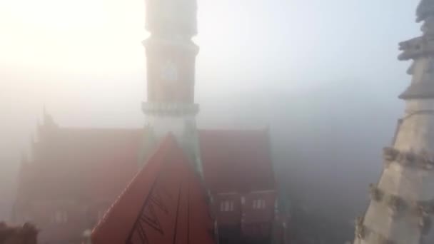 Josephs Kilisesi Podgorski Meydanı Üzerinde Yoğun Sabah Sisi Içinde Çevik — Stok video