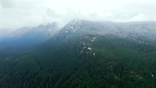 Vue Aérienne Magnifique Paysage Montagneux Hiver Les Montagnes Sont Couvertes — Video