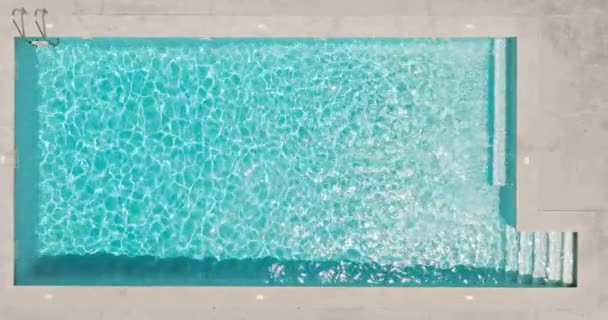 Oppervlakte Zuiver Blauw Water Het Zwembad Met Lichtreflecties Luchtfoto Van — Stockvideo