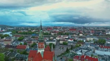 Krakow 'daki Podgorze bölgesinin Kraliyet Wawel Kalesi, Eski Şehir ve Kazimierz manzaralı hipervanesi. Cracow, Polonya.