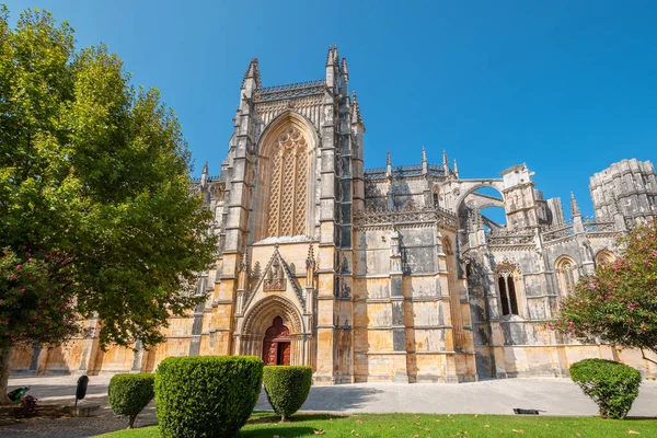 观摩巴塔哈的圣玛丽亚 达维多莉亚修道院 葡萄牙 — 图库照片