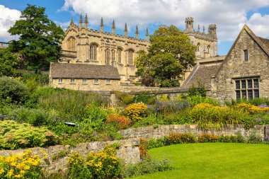 İsa Kilisesi koleji ve anıt bahçesi manzarası. Oxford, İngiltere, İngiltere