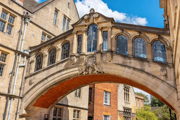 stock image View of Hertford Bridge (Bridge of Sighs) between Hertford College buildings. Oxford, England, UK