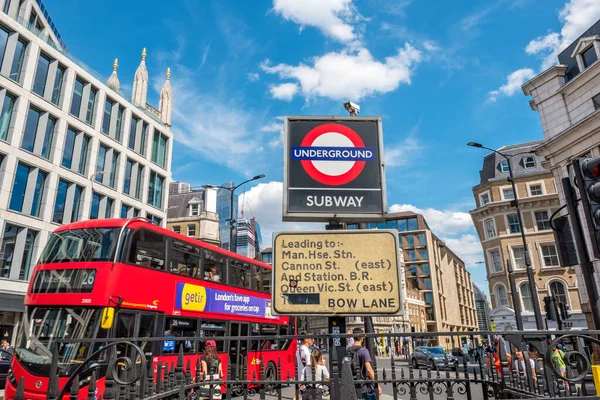 London England July 2022 Subway Entrance Corner Queen Victoria Cannon — Stock Photo, Image