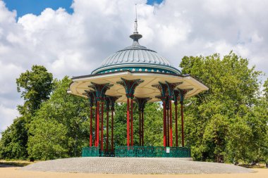 Clapham 'ın göbeğindeki Clapham Common Bandstand' a bakın. Lambeth, Büyük Londra, İngiltere