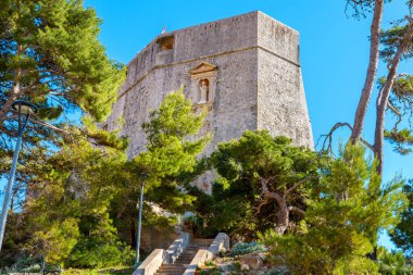 Aşılmaz duvarlar Lovrijenac kalesi. Dubrovnik, Hırvatistan
