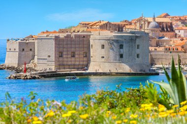 Tarihi Dubrovnik şehrine bakın. Hırvatistan