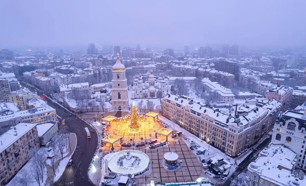 stock image Main Christmas tree of Ukraine lit up in Kyiv Ukraine. Winter evening in the city before the New Year holidays.