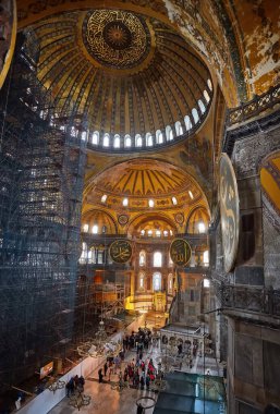 İstanbul, Türkiye - 21 Nisan 2017: İç Ayasofya, Aya Sofya Müzesi, İstanbul Türkiye