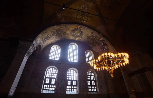 İstanbul, Türkiye - 21 Nisan 2017: İç Ayasofya, Aya Sofya Müzesi, İstanbul Türkiye