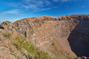 Bir yaz günü İtalya 'da Napoli' nin yanında Vezüv volkanı krateri