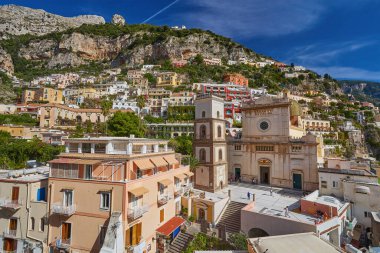 İtalya 'nın ünlü amalfi kıyısındaki Positano kasabasıyla güzel bir manzara.