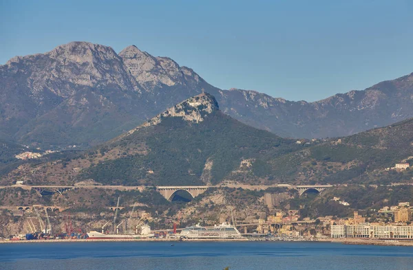 萨莱诺和意大利萨莱诺坎帕尼亚湾景观 — 图库照片