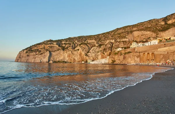 意大利迷人的大海在梅塔地区 — 图库照片