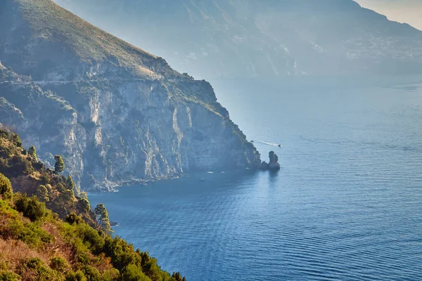 Скалистые Скалы Горный Пейзаж Тирренского Моря Берег Амальфи Италия История — стоковое фото