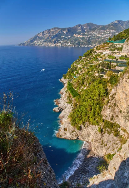 Rotsachtige Kliffen Berglandschap Aan Tyrreense Zee Amalfikust Italië Natuur Achtergrond — Stockfoto