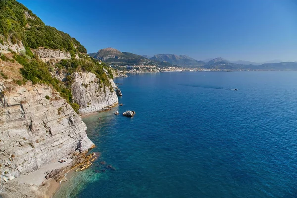 Salerno ve Salerno Körfezi manzarası İtalya