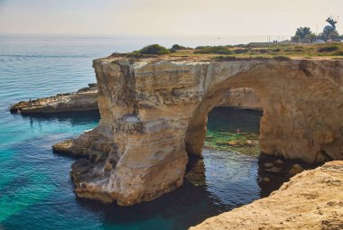 Torre Sant Andrea, kayalık plaj in Puglia, İtalya