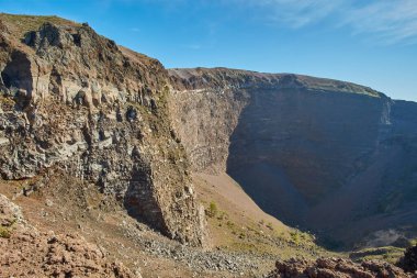 Bir yaz günü İtalya 'da Napoli' nin yanında Vezüv volkanı krateri