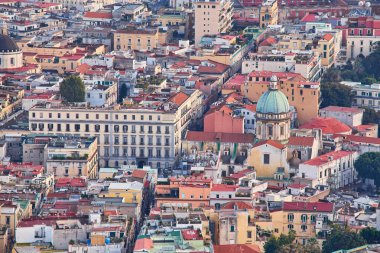 Napoli, İtalya 'nın tarihi merkezinin havadan görünüşü.