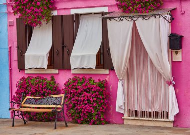 Pembe bir levha üzerinde Burano Adası, Venedik, İtalya