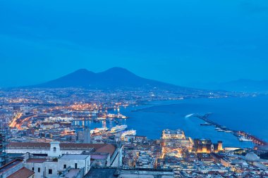 Napoli, İtalya - 24 Ekim 2019: Napoli ve Vezüv Panoraması, İtalya