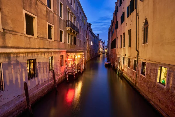 Éjszakai Canal Velence Gyönyörű Lámpák Velence Olaszország — Stock Fotó