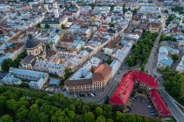 古いヨーロッパの都市トップ ビュー 住宅の瓦屋根 — ストック写真