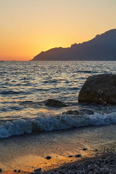 Скалистые Скалы Горный Пейзаж Тирренского Моря Берег Амальфи Италия Фон — стоковое фото