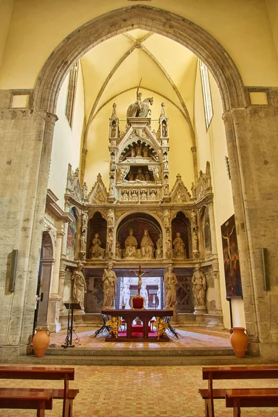 ナポリ イタリア 10月25 2019 セルジアニ カラッチオーロ ソーレの礼拝堂と墓 ジョバンニ カルボナーラ教会 市内で最も美しいルネサンス教会の一つ — ストック写真