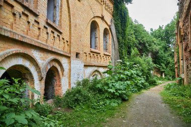 Tarakanov Kalesi en alışılmadık savunma binasıdır ve Batı Ukrayna, Dubno 'da görülmesi gereken bir turisttir.
