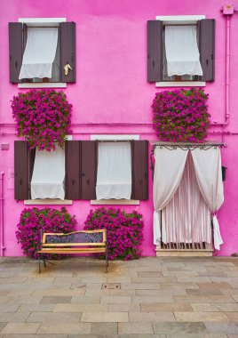 Pembe bir levha üzerinde Burano Adası, Venedik, İtalya