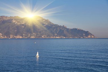 Salerno ve Salerno Körfezi manzarası İtalya