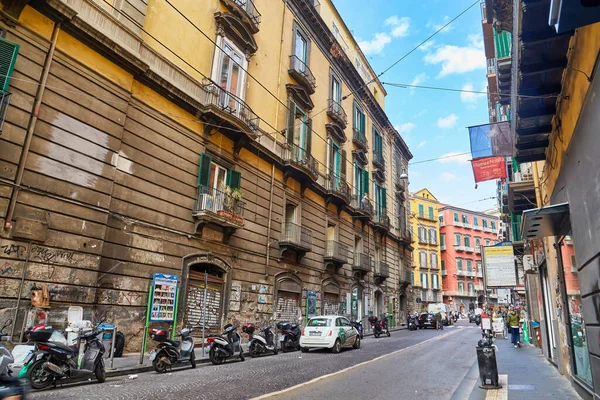 Nápoles Itália Outubro 2019 Pequena Rua Romântica Clássica Com Bandeiras — Fotografia de Stock