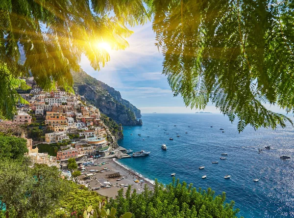 Över Staden Positano Med Blommor Amalfikusten Italien — Stockfoto