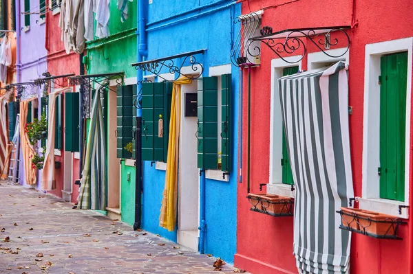 Burano Island Narrow Cobblestone Street Colorful Houses Buildings Multicolored Bright — Stock Photo, Image