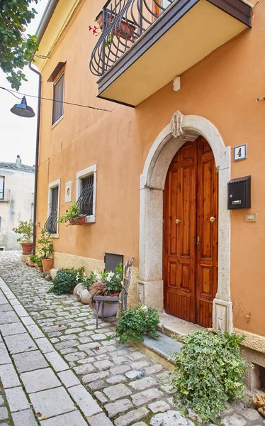 Una Strada Tra Caratteristiche Case Del Buonalbergo Borgo Montagna Provincia — Foto Stock