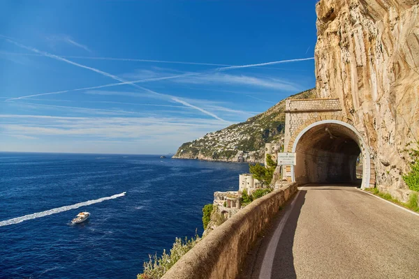 意大利 欧洲阿马尔菲海岸的典型隧道 — 图库照片